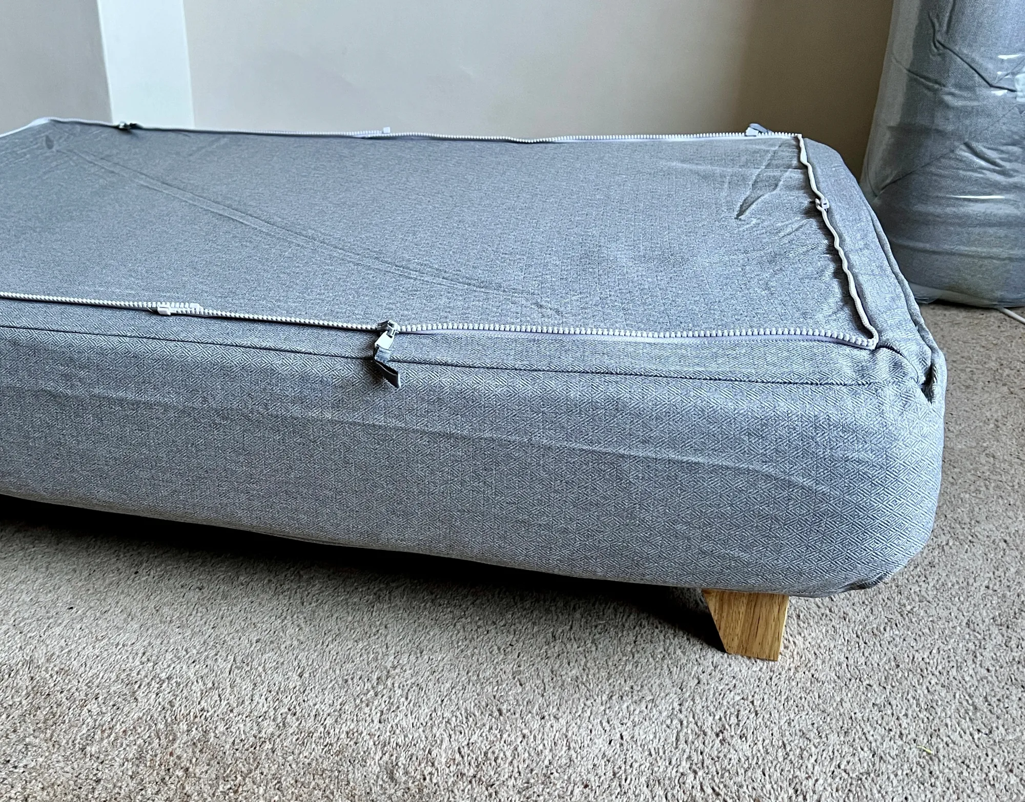 Omlet Topology Luxury Dog Bed Review