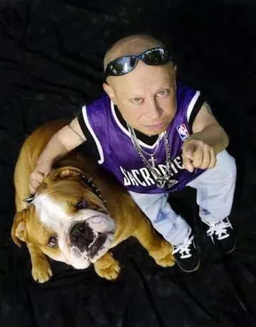 Verne Troyer and his English Bulldog